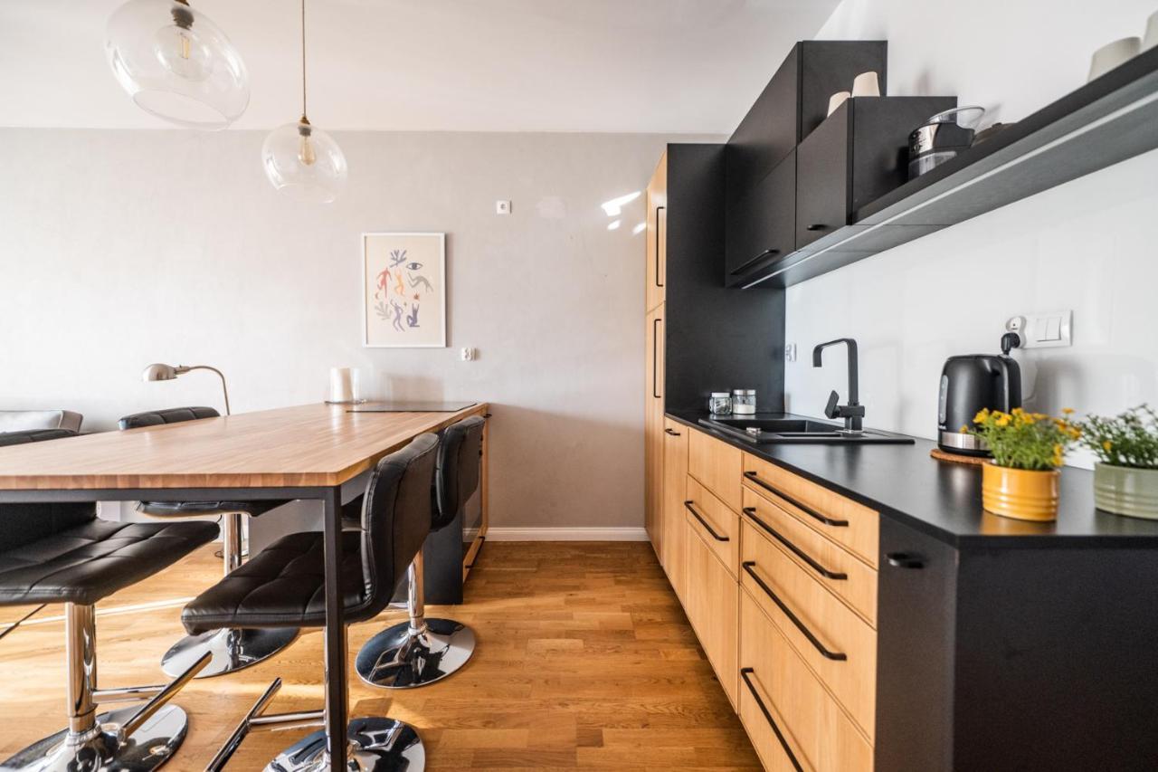 Krucza Apartment ~ Self Check-In 24H ~ Parking And Lift Wroclaw Ngoại thất bức ảnh