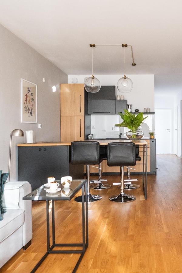 Krucza Apartment ~ Self Check-In 24H ~ Parking And Lift Wroclaw Ngoại thất bức ảnh